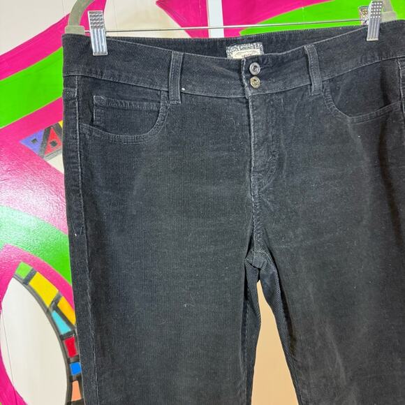 Levi's Black Flare Wide Leg Corduroy Jeans. Size 12 Medium. Excellent condition! - Picture 2 of 7